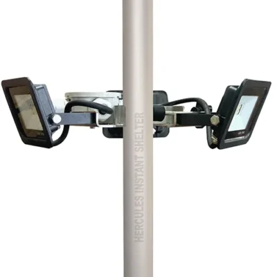 pole w 3 way floodlight s